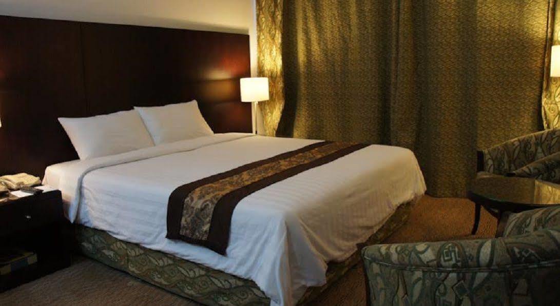 Dream Palace Hotel Дубай Екстер'єр фото